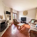 Vakantiehuis Villa, 500m From The By House And People *