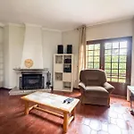 Vakantiehuis Villa, 500m From The By House And People
