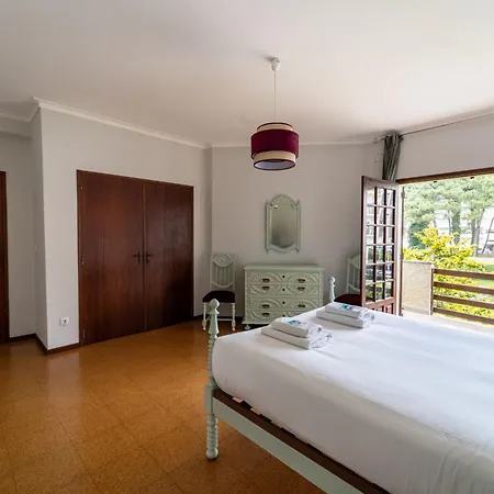 Villa, 500m From The By House And People Nyaraló *