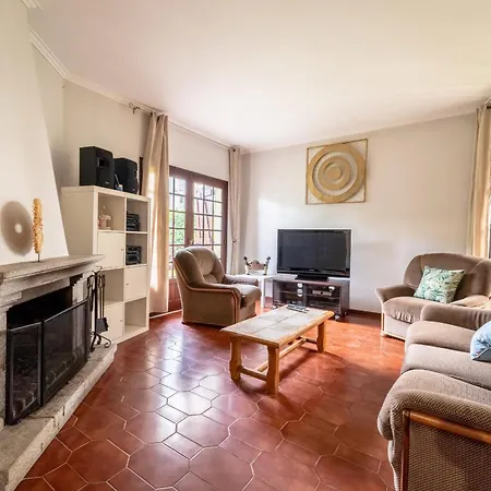 Vakantiehuis Villa, 500m From The By House And People *