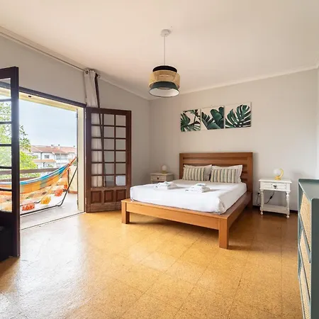 度假居 Villa, 500m From The By House And People