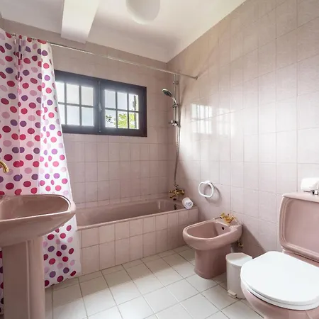 Villa, 500m From The By House And People Amorosa