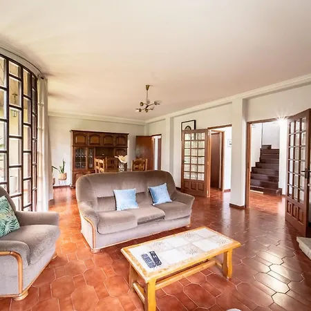 Vakantiehuis Villa, 500m From The By House And People Amorosa