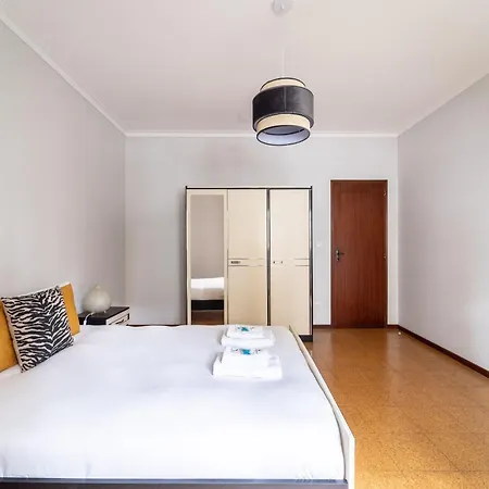 Villa, 500m From The By House And People 度假居