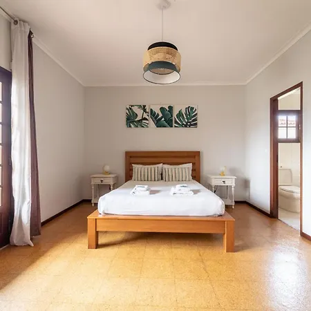 Villa, 500m From The By House And People Amorosa