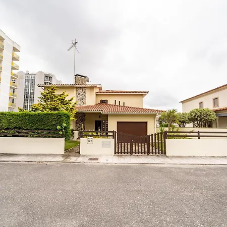 Villa, 500m From The By House And People Nyaraló