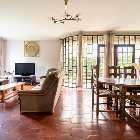 Villa, 500m From The By House And People * Amorosa
