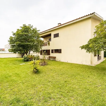 Vakantiehuis Villa, 500m From The By House And People