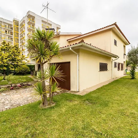 Villa, 500m From The By House And People 度假居 Amorosa