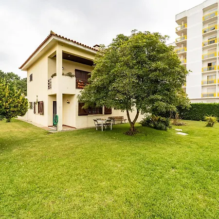 Vakantiehuis Villa, 500m From The By House And People Amorosa