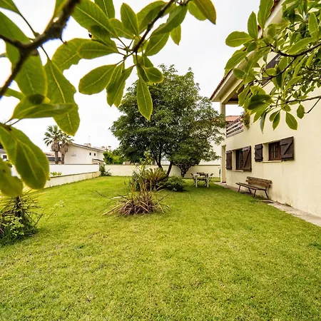 Villa, 500m From The By House And People Nyaraló