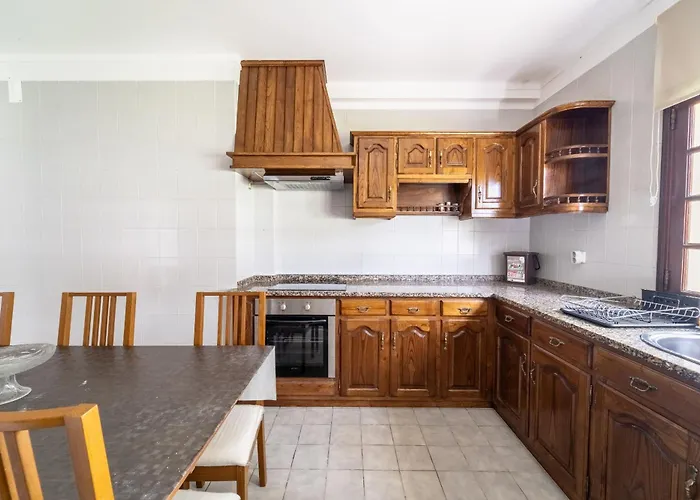 Villa, 500m From The By House And People *