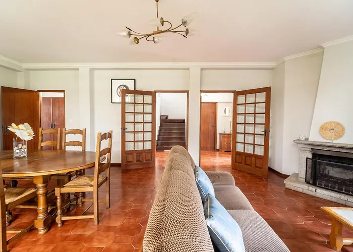 Villa, 500m From The By House And People *