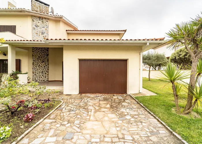 Villa, 500m From The By House And People