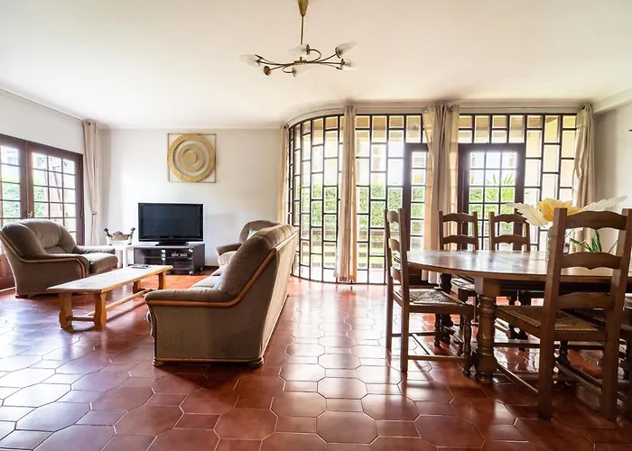 Villa, 500m From The By House And People * Amorosa